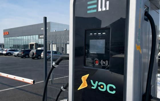 Зарядная станция Elli 150&nbsp;кВт в оформлении энергосбытовой компании в Челябинске